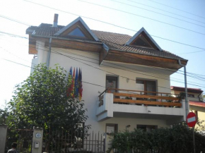  Pension La Noblesse  Бухарест